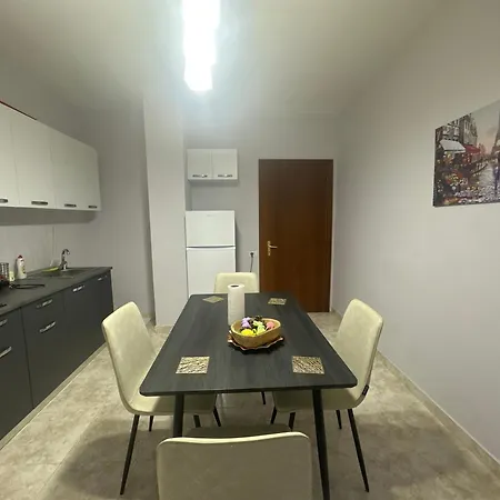 Appartement Nunu's Place At Location Blloku Tirana