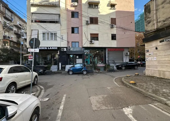 Nunu's * تيرانا